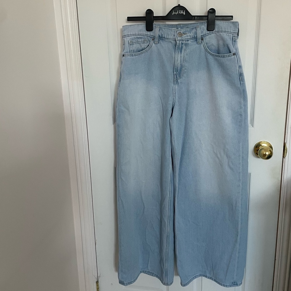 Old Navy Light Blue Flare & Wide Leg Jeans - Picture 4 of 5